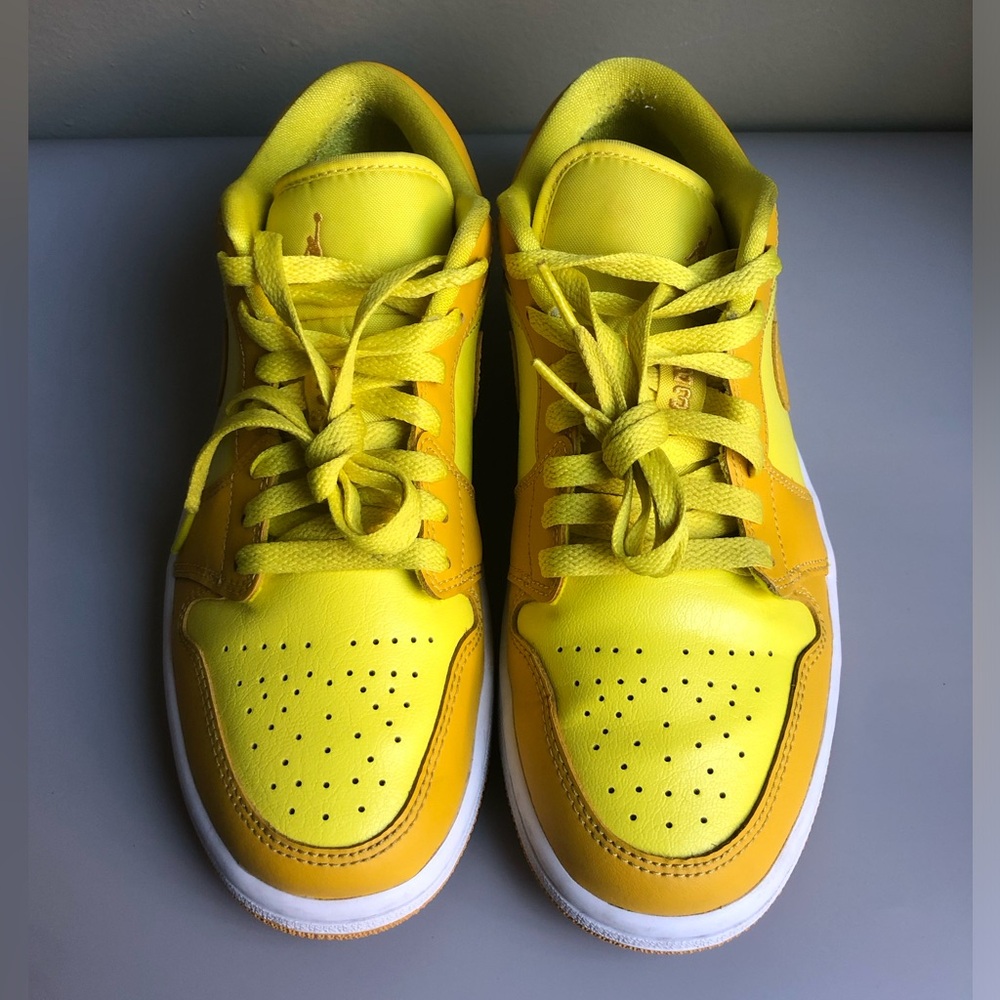 Nike Air Jordan 1 Low Yellow Strike White Pollen Size: US Women's 8 - Picture 2 of 12